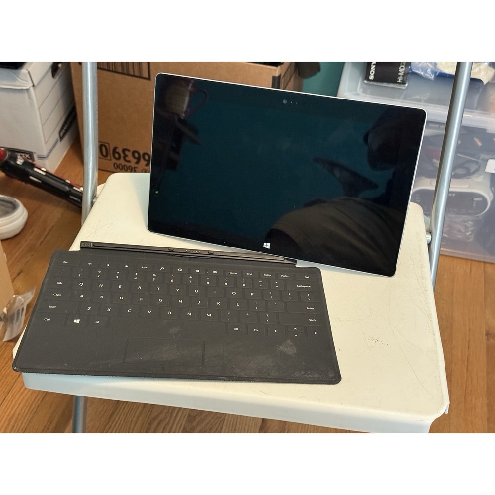 Microsoft Surface RT 1516 32GB  ( Parts Not Working No Power‎ Bundle W/keyboard